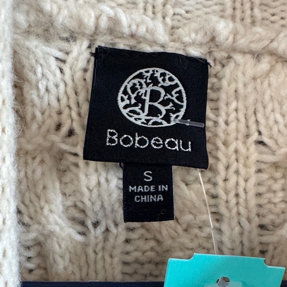 bobeau Cream Cable-Knit Sweater with Black Trim - Picture 5 of 8
